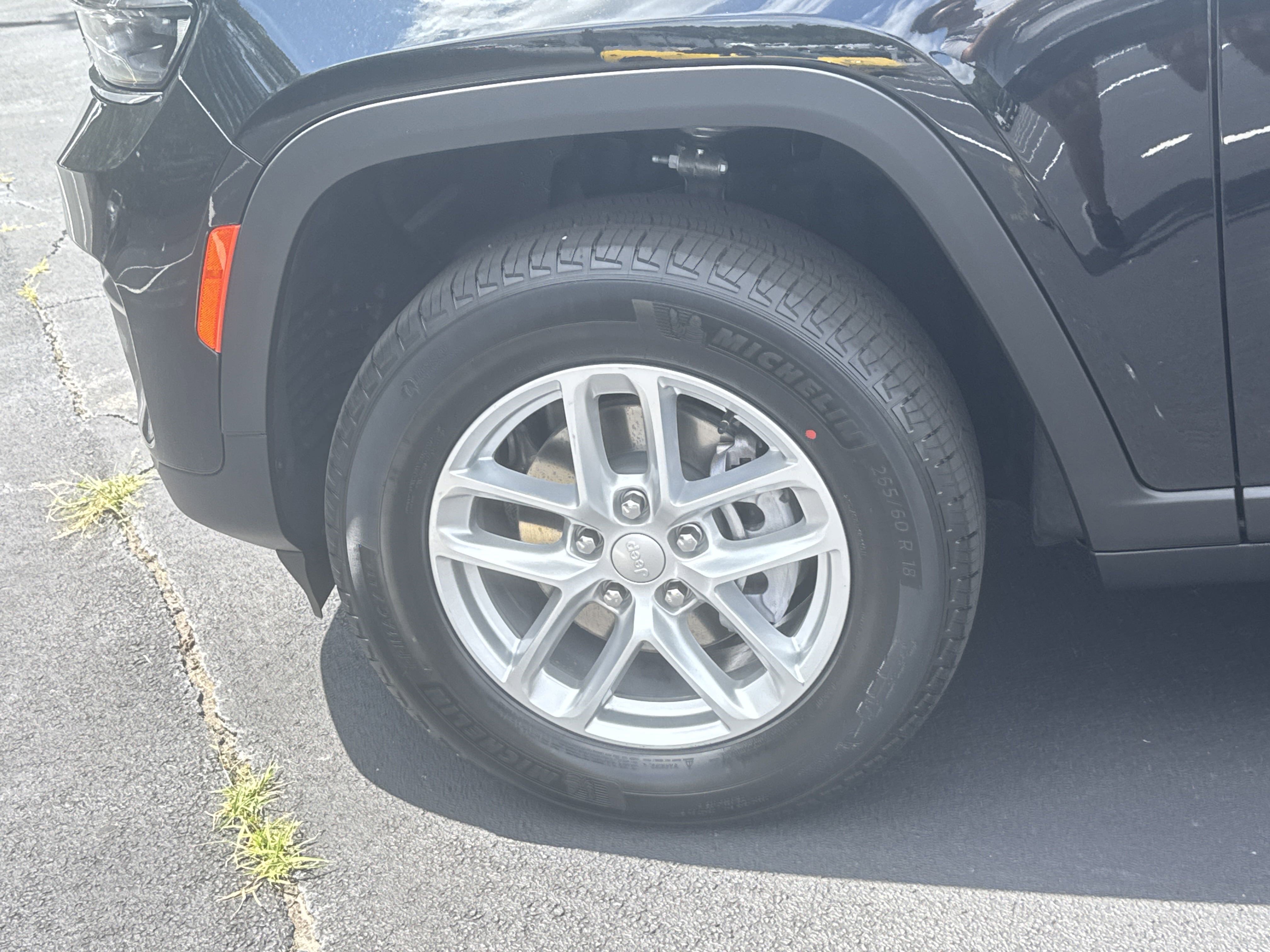 2025 Jeep Grand Cherokee Laredo X photo 7