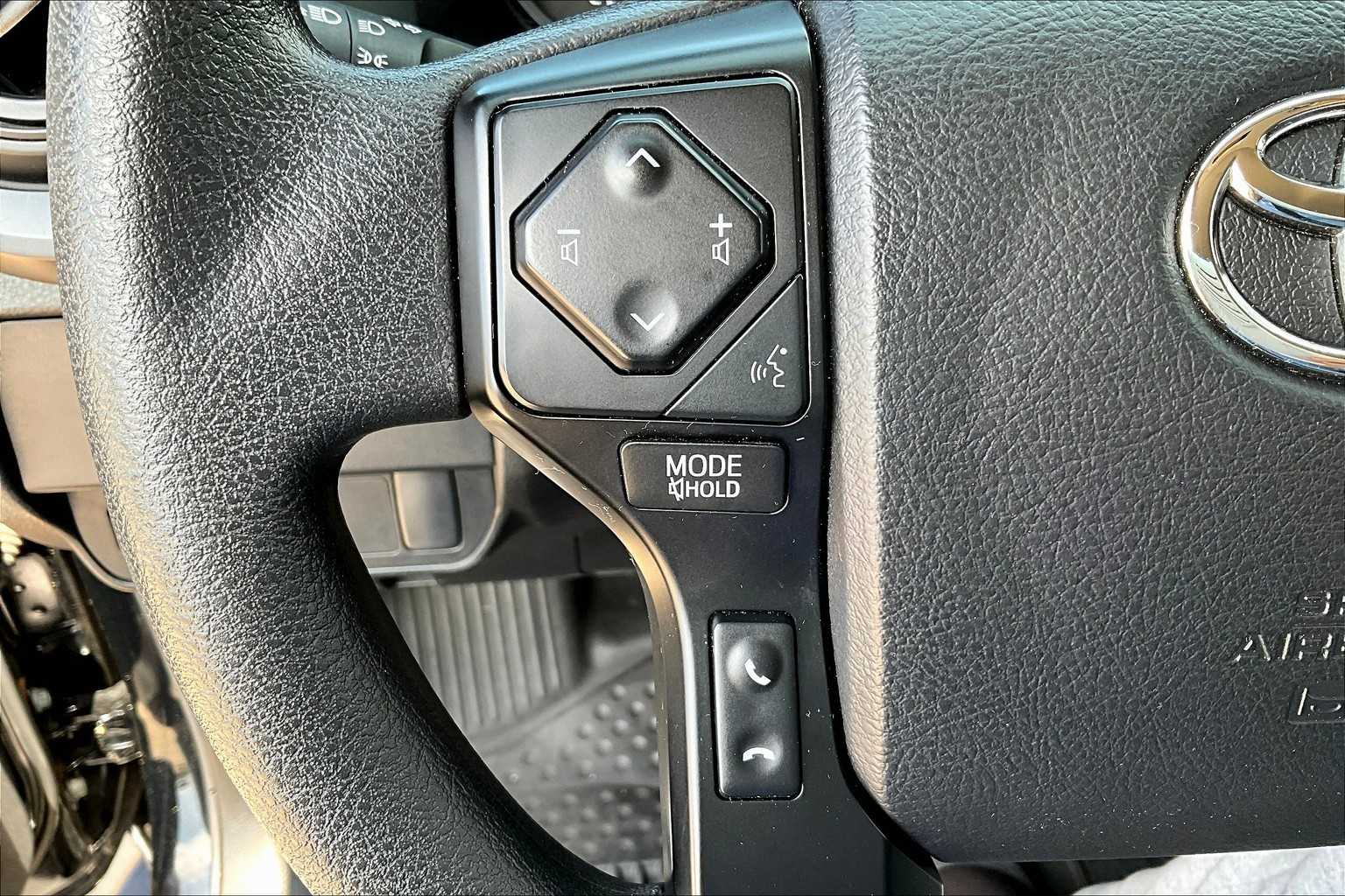 2023 Toyota Tacoma SR photo 18
