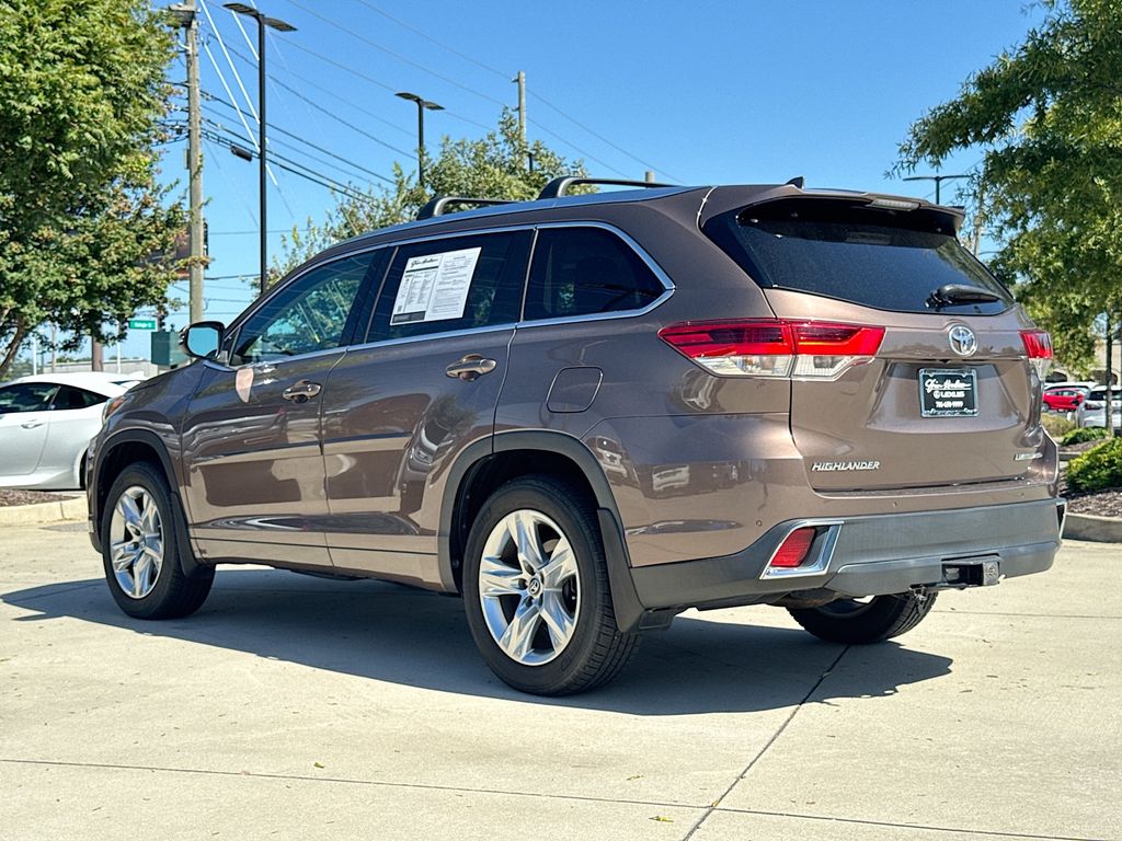 2017 Toyota Highlander Limited photo 4
