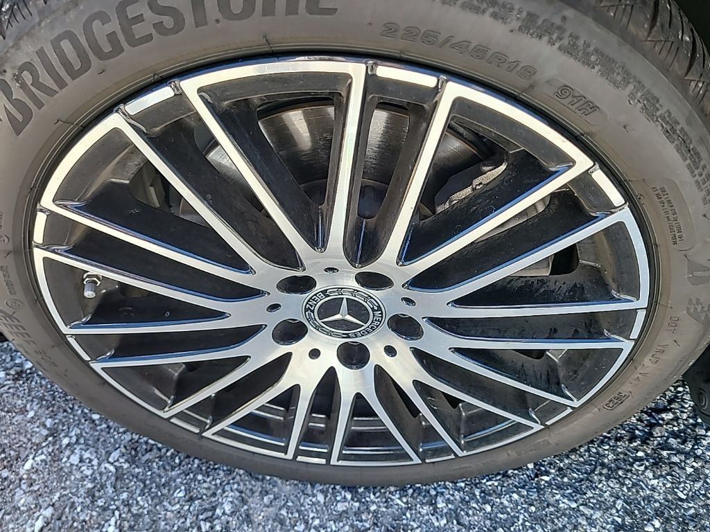 2022 Mercedes Benz C 300 photo 2