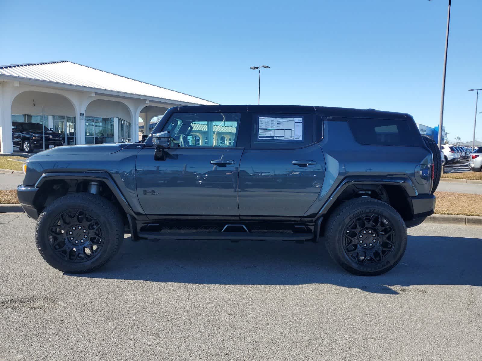 2025 Gmc Hummer EV photo 2