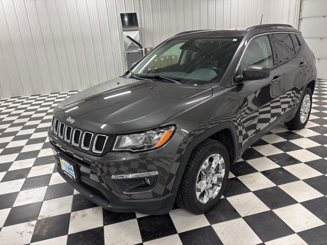 Used 2018 Jeep Compass Latitude with VIN 3C4NJDBB7JT138843 for sale in Rochester, Minnesota