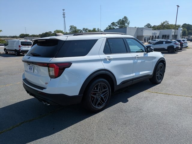 2025 Ford Explorer ST photo 3