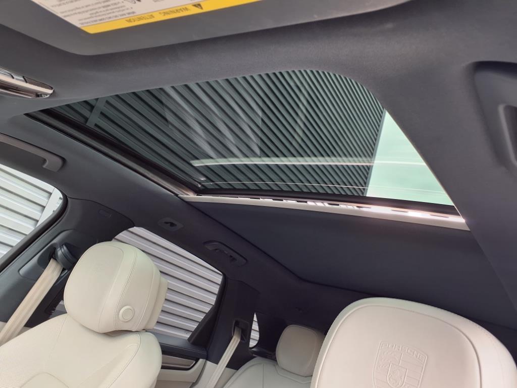 2023 Porsche Cayenne S Platinum Edition photo 6