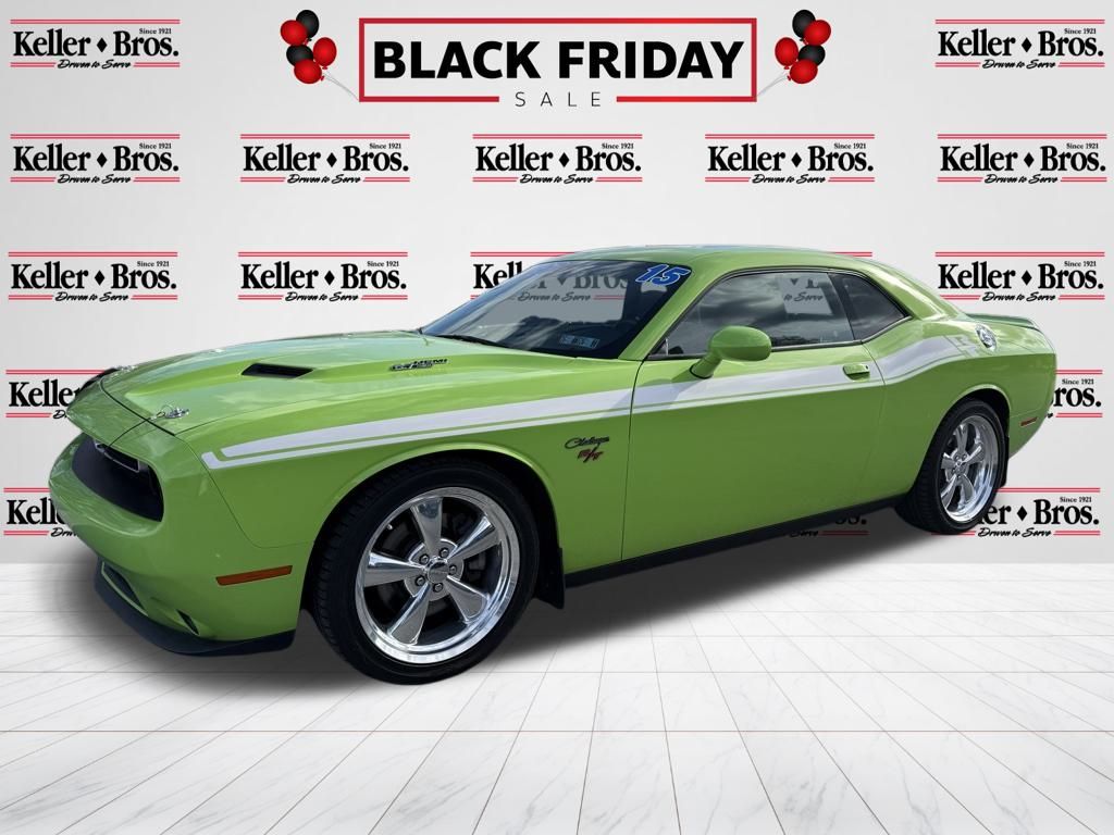 2015 Dodge Challenger SXT Plus photo 4