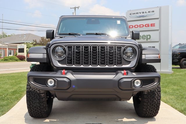 2025 Jeep Wrangler Rubicon photo 3