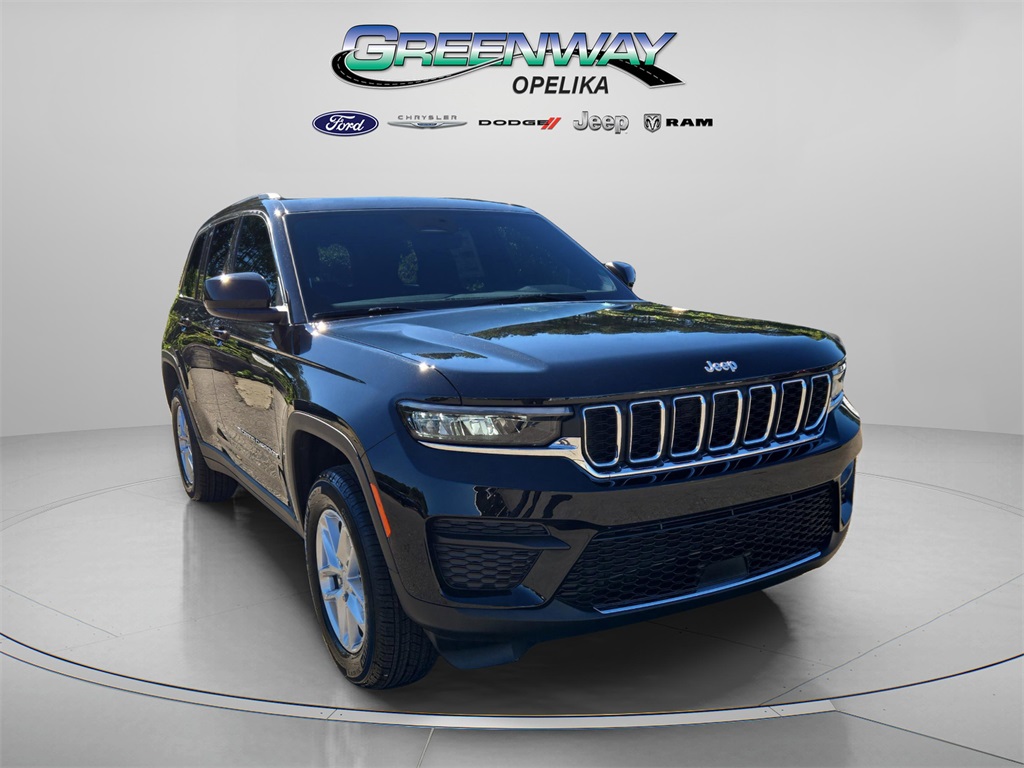 2025 Jeep Grand Cherokee Laredo's photo