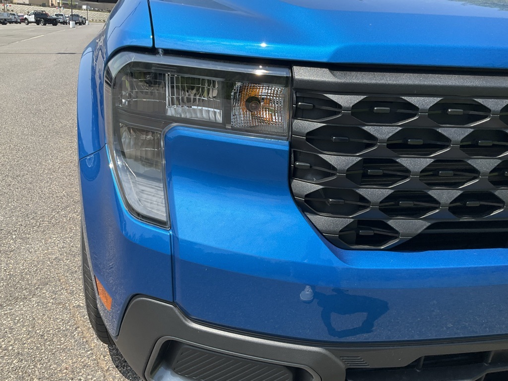 2025 Ford Maverick XLT photo 2