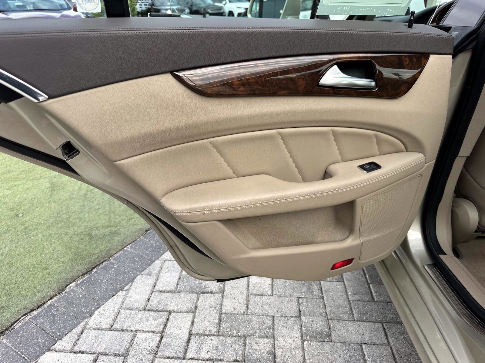 2012 Mercedes Benz CLS 550 photo 11