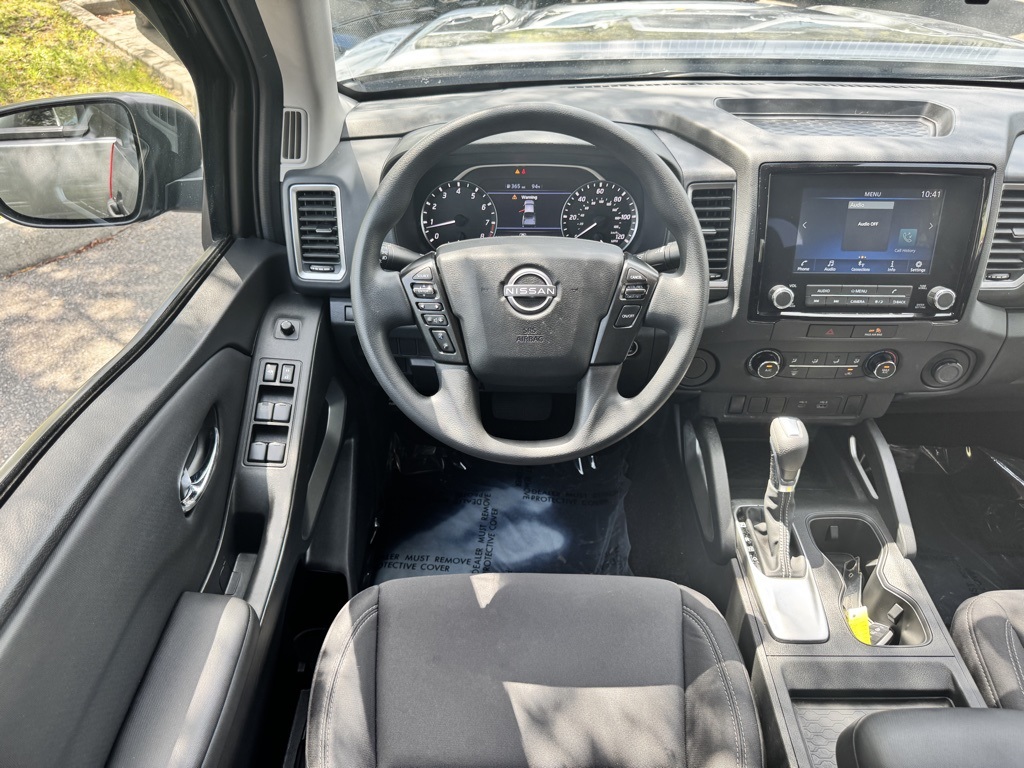 2023 Nissan Frontier SV photo 14