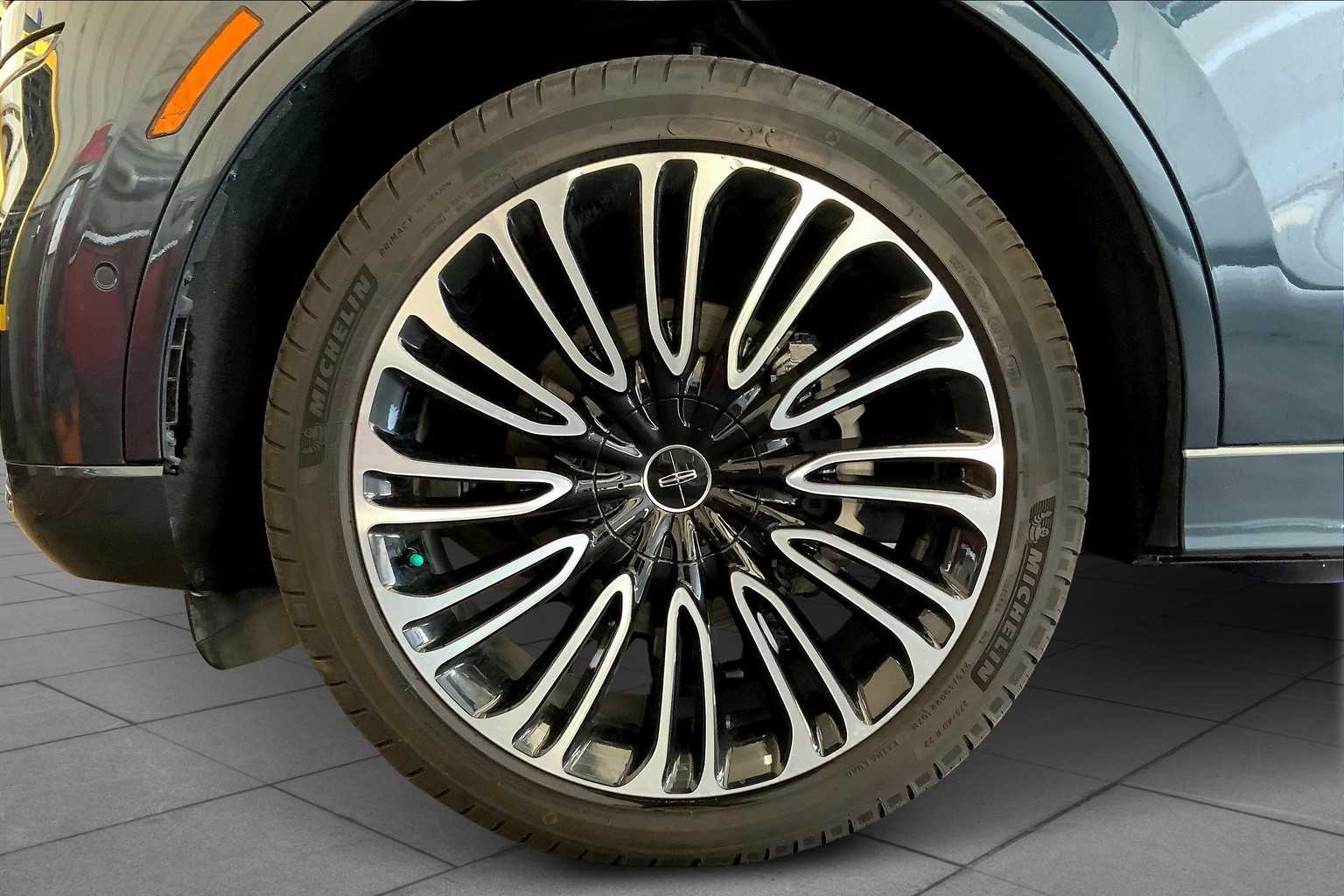 2023 Lincoln Aviator Black Label photo 9