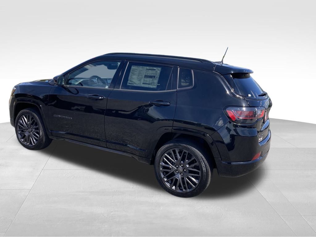 2024 Jeep Compass Limited photo 2