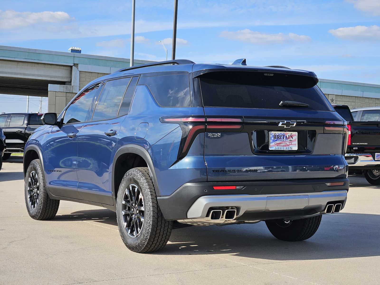 2026 Chevrolet Traverse Z71 photo 3