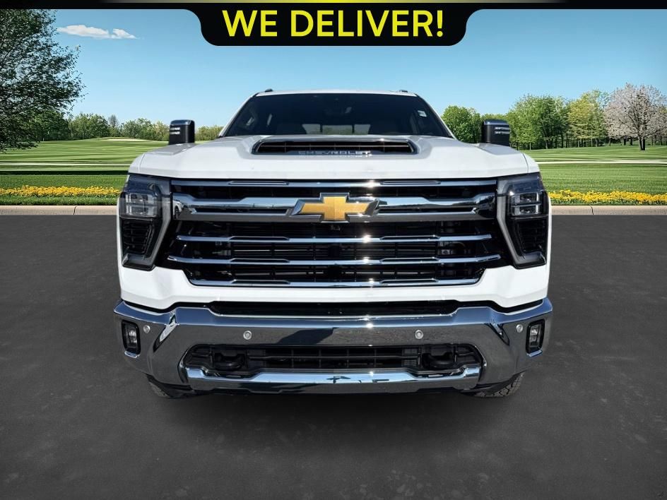 2026 Chevrolet Silverado 3500HD LTZ photo 9