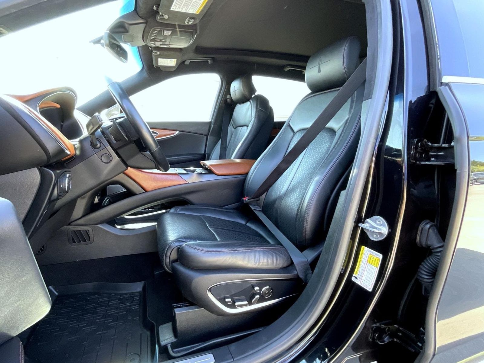 2019 Lincoln Nautilus Black Label photo 10