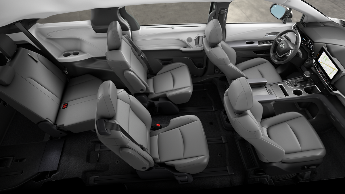 2025 Toyota Sienna XLE photo 22