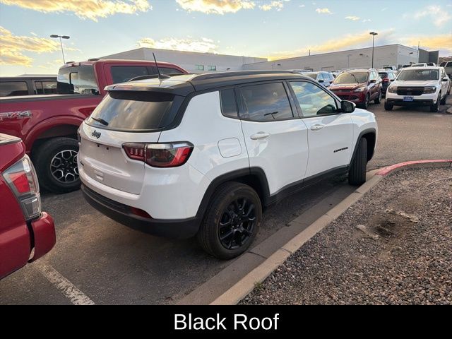 2023 Jeep Compass Altitude photo 3
