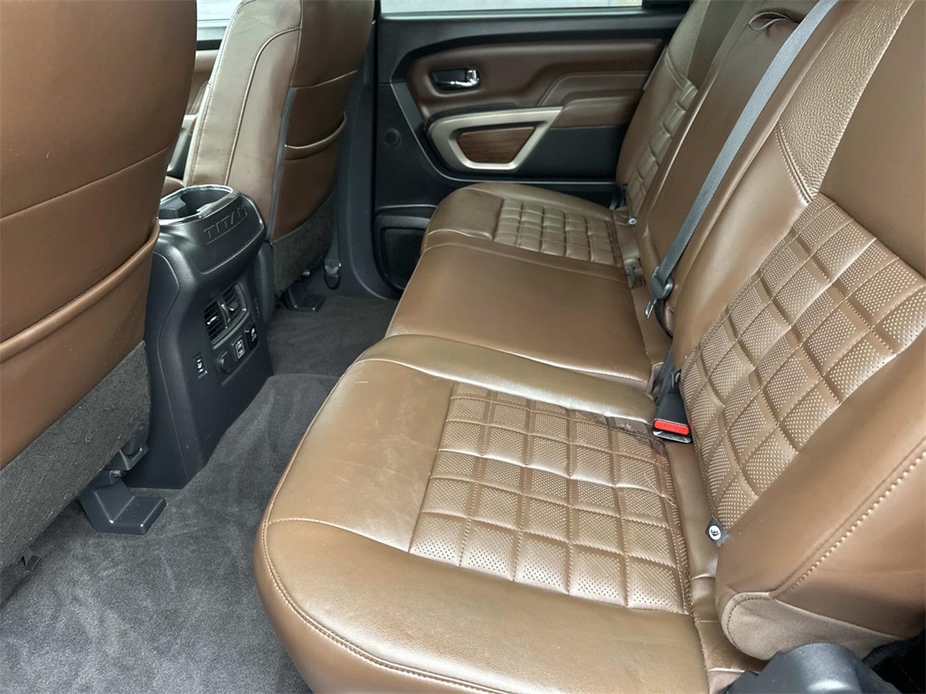 2021 Nissan Titan Platinum Reserve photo 9