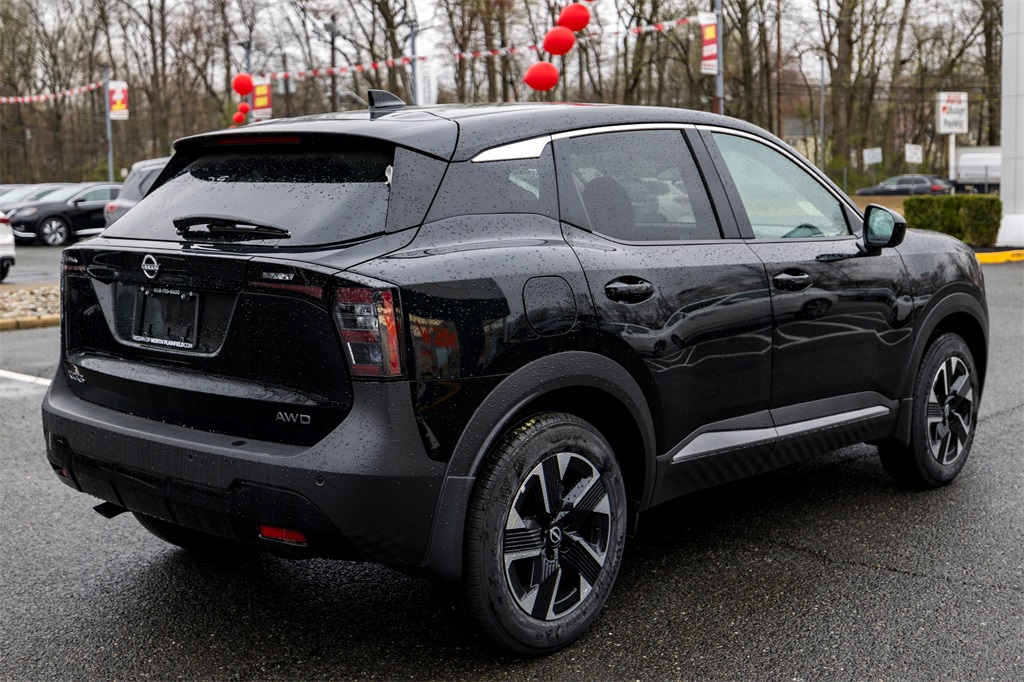 2025 Nissan Kicks SV photo 5
