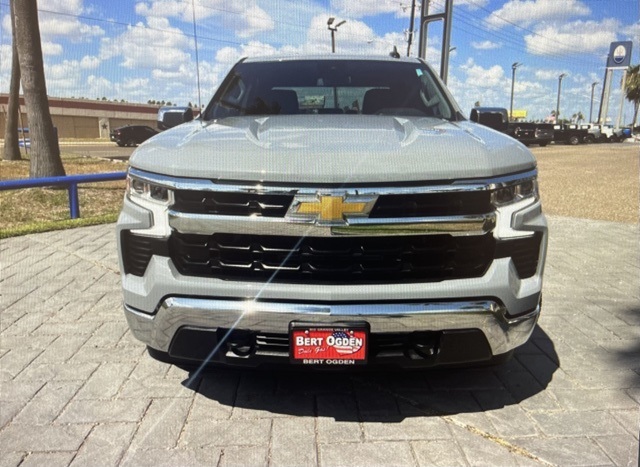 2024 Chevrolet Silverado 1500 LT photo 2