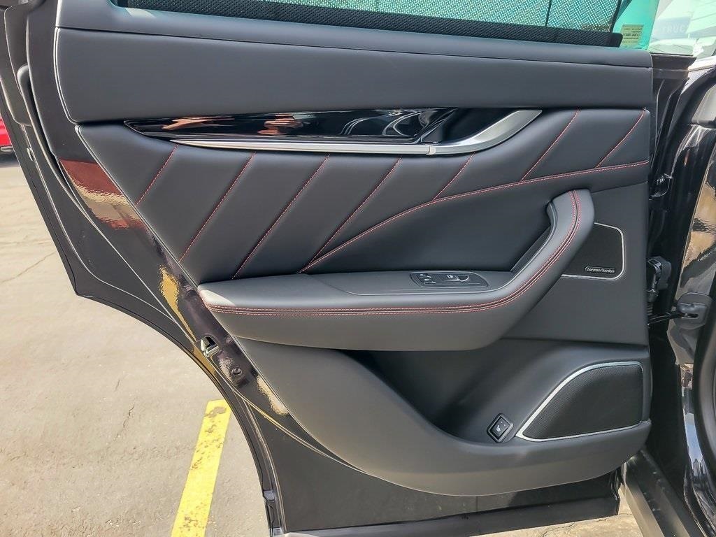 2024 Maserati Levante GT photo 17