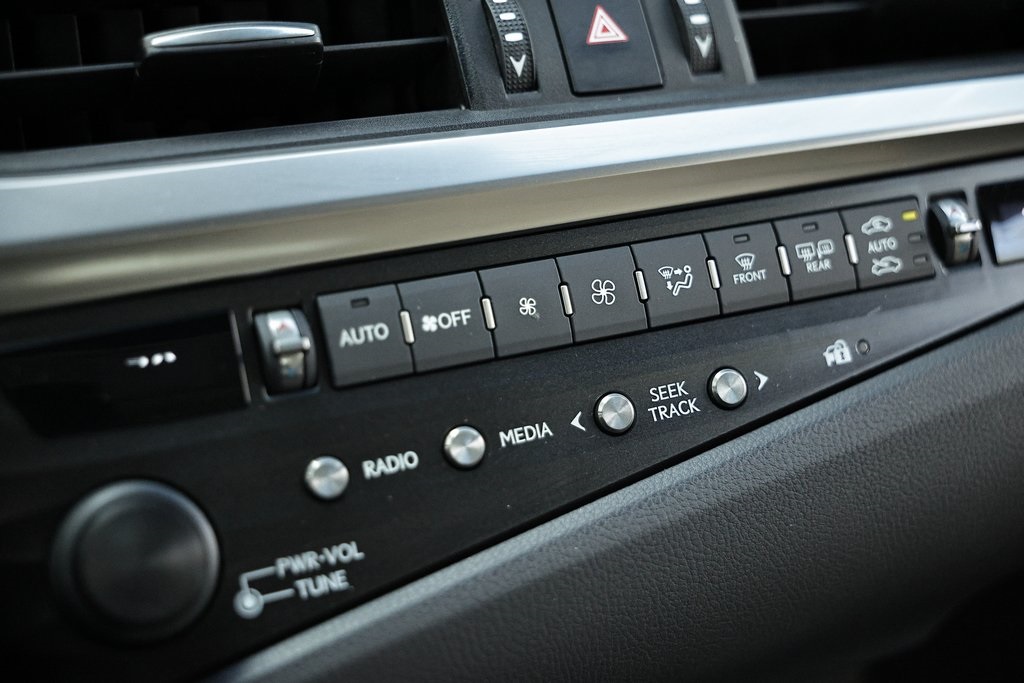 2019 Lexus ES 350 photo 34