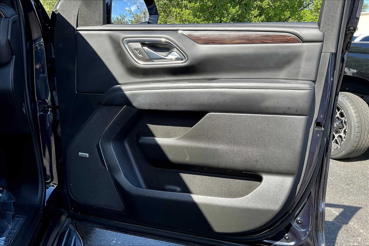2023 Chevrolet Suburban LT photo 22