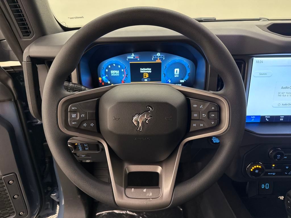 2025 Ford Bronco Base photo 11