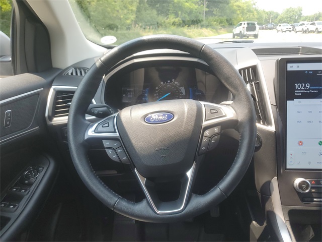 2022 Ford Edge SEL photo 7