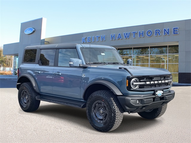 2025 Ford Bronco 4-Door Outer Banks's photo