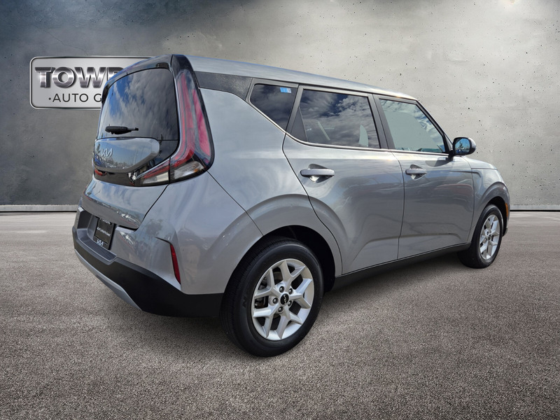 2023 Kia Soul LX photo 4
