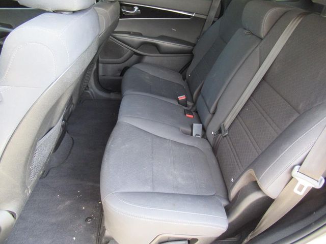 2019 Kia Sorento LX photo 22