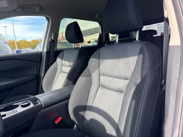 2025 Nissan Rogue SV photo 6