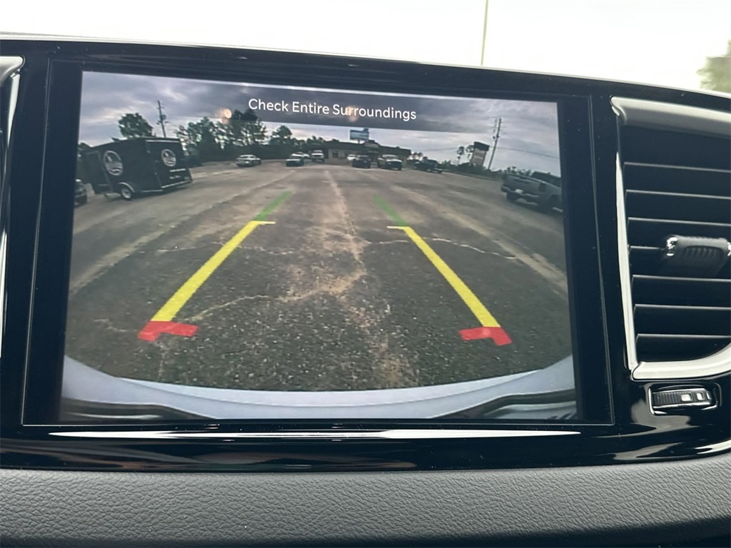 2025 Chrysler Voyager LX photo 17