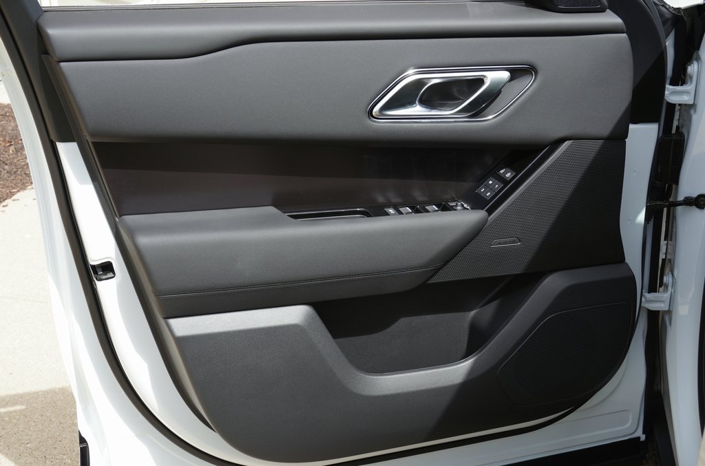 2026 LAND ROVER RANGE ROVER VELAR - Image 10