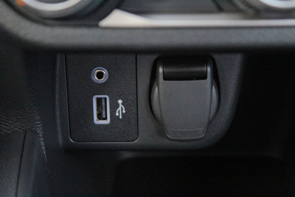 2025 Nissan Versa 1.6 SV photo 19