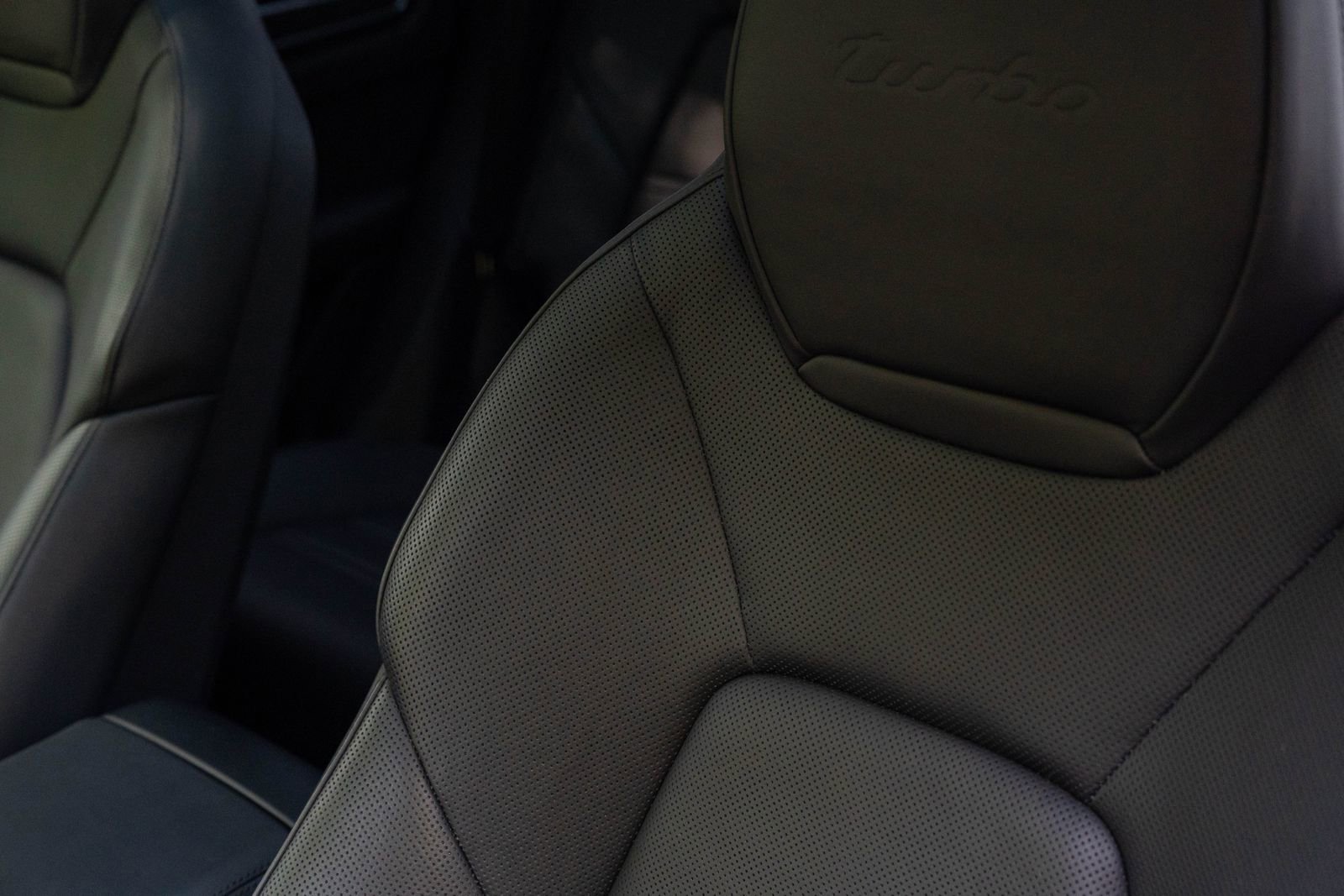 2020 Porsche Cayenne Turbo photo 25