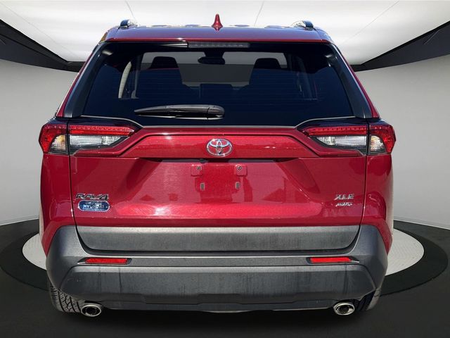 2023 Toyota RAV4 XLE photo 3