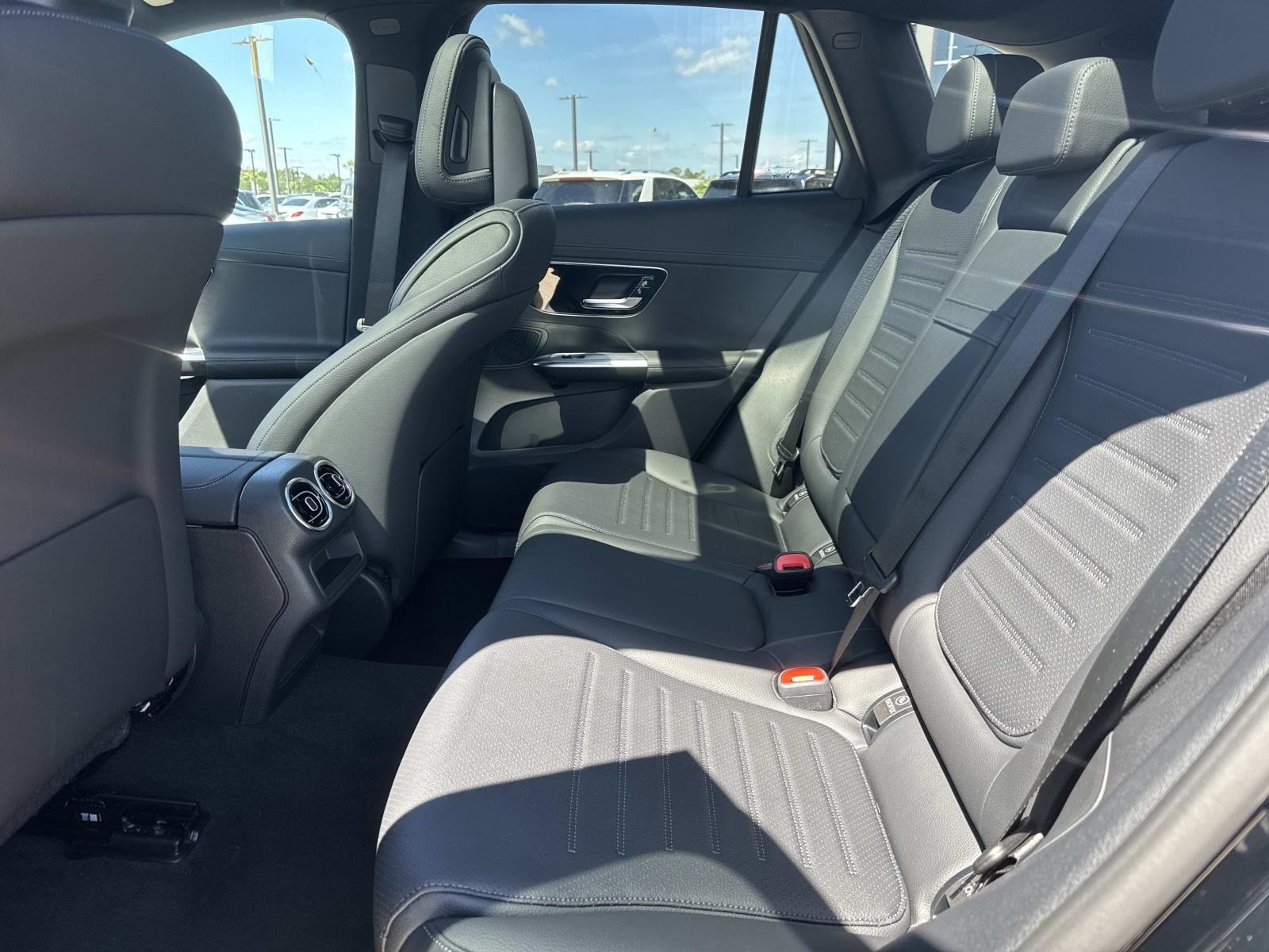 2026 Mercedes Benz GLC 300 4MATIC photo 6