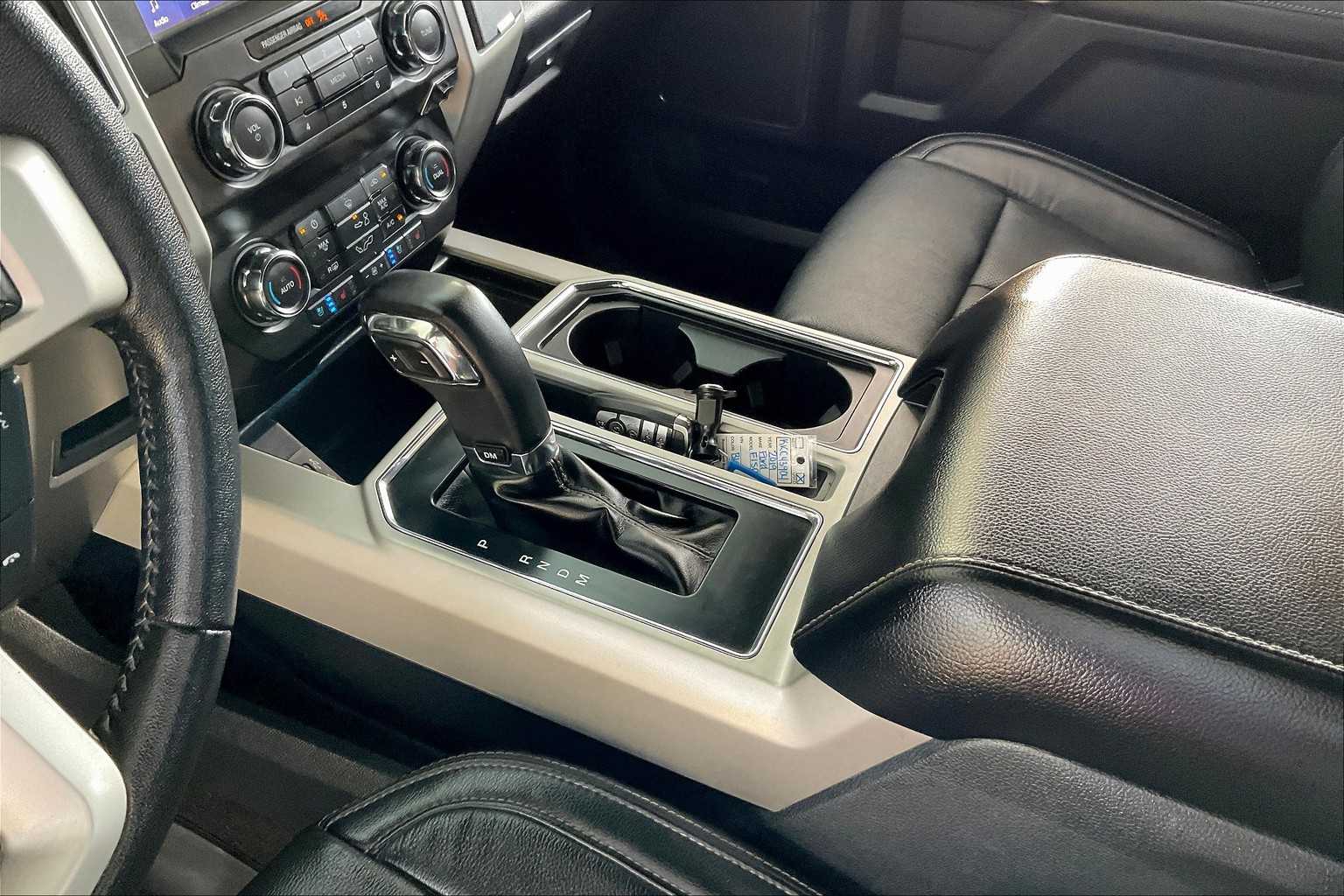 2019 Ford F-150 Lariat photo 16