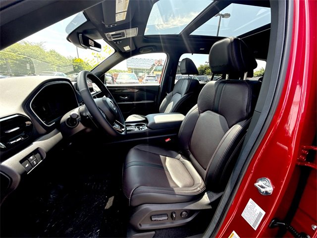 2025 Honda Pilot Black Edition photo 16