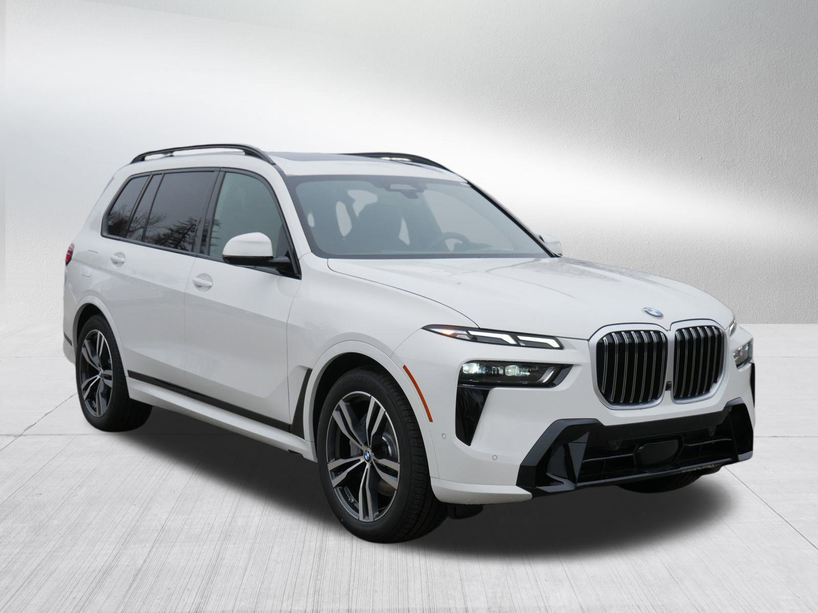 2026 BMW X7 40i's photo