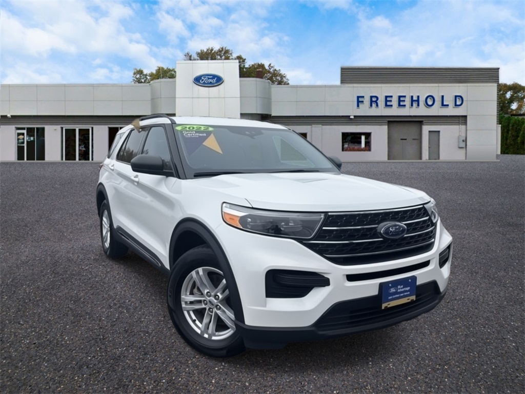 2022 Ford Explorer XLT's photo