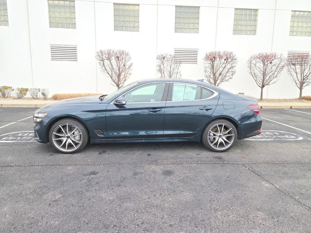 2024 Genesis G70 2.5T photo 4
