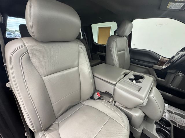 2017 Ford F-150 Lariat photo 27