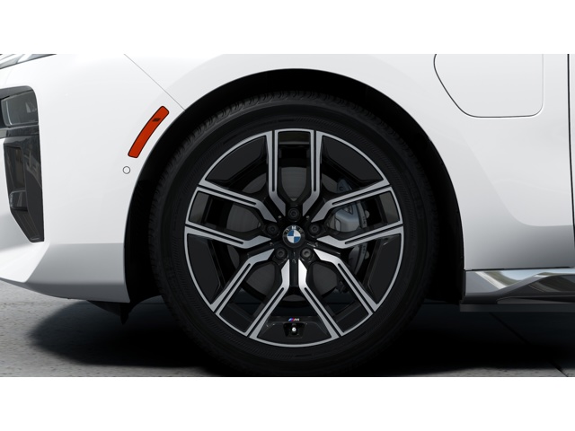 2026 Bmw 750e photo 7