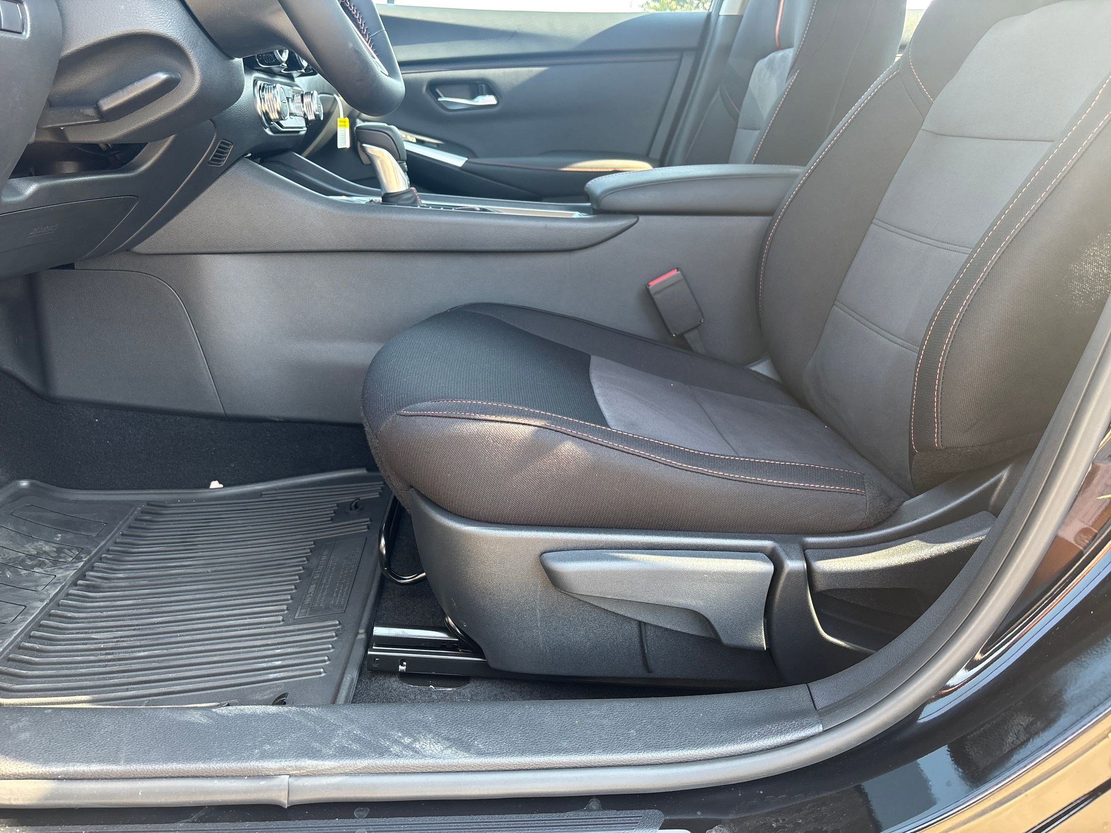 2025 Nissan Sentra SR photo 21