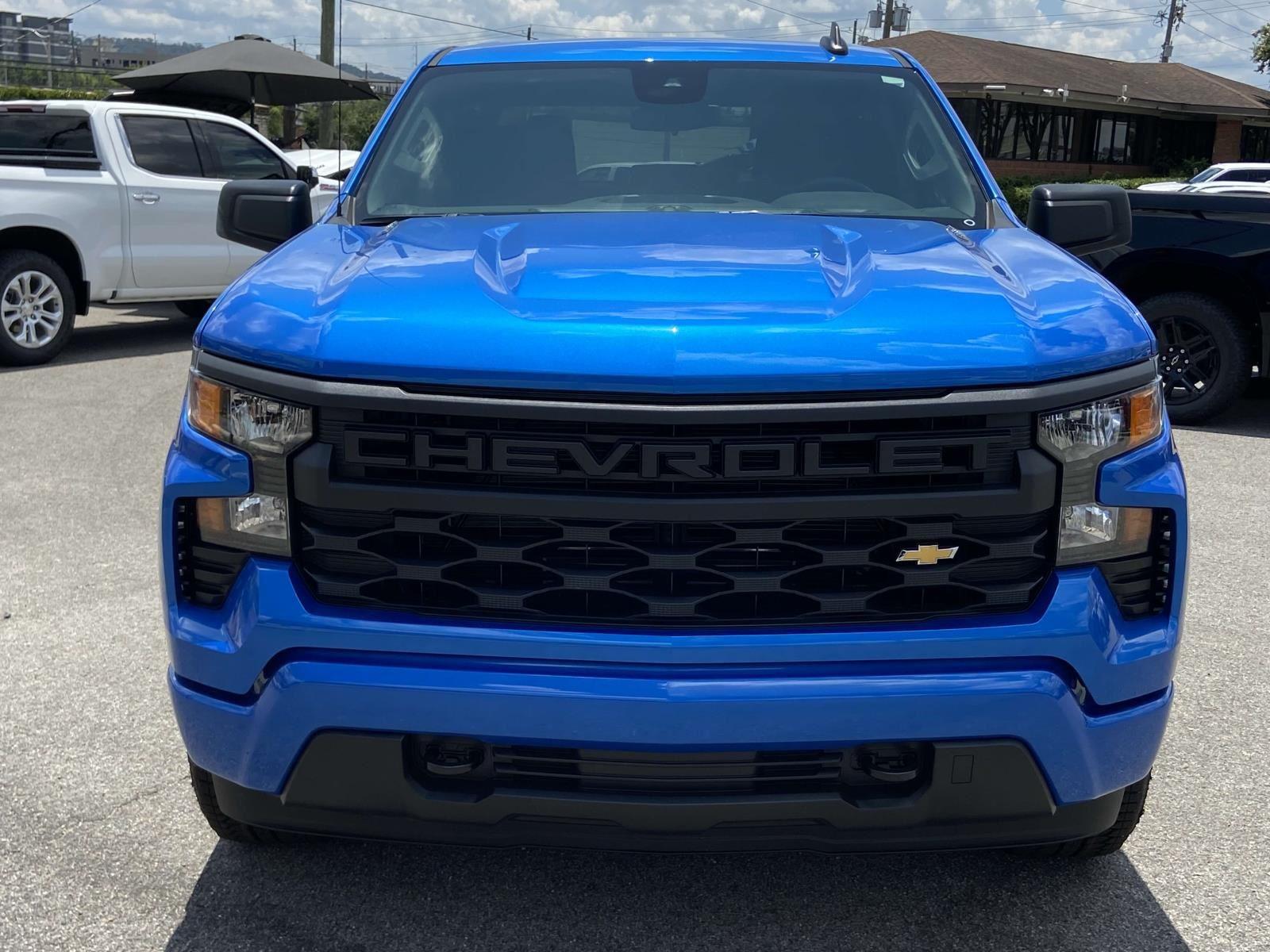 2025 Chevrolet Silverado 1500 Custom photo 6
