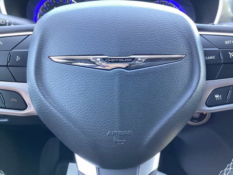 2025 Chrysler Pacifica photo 24