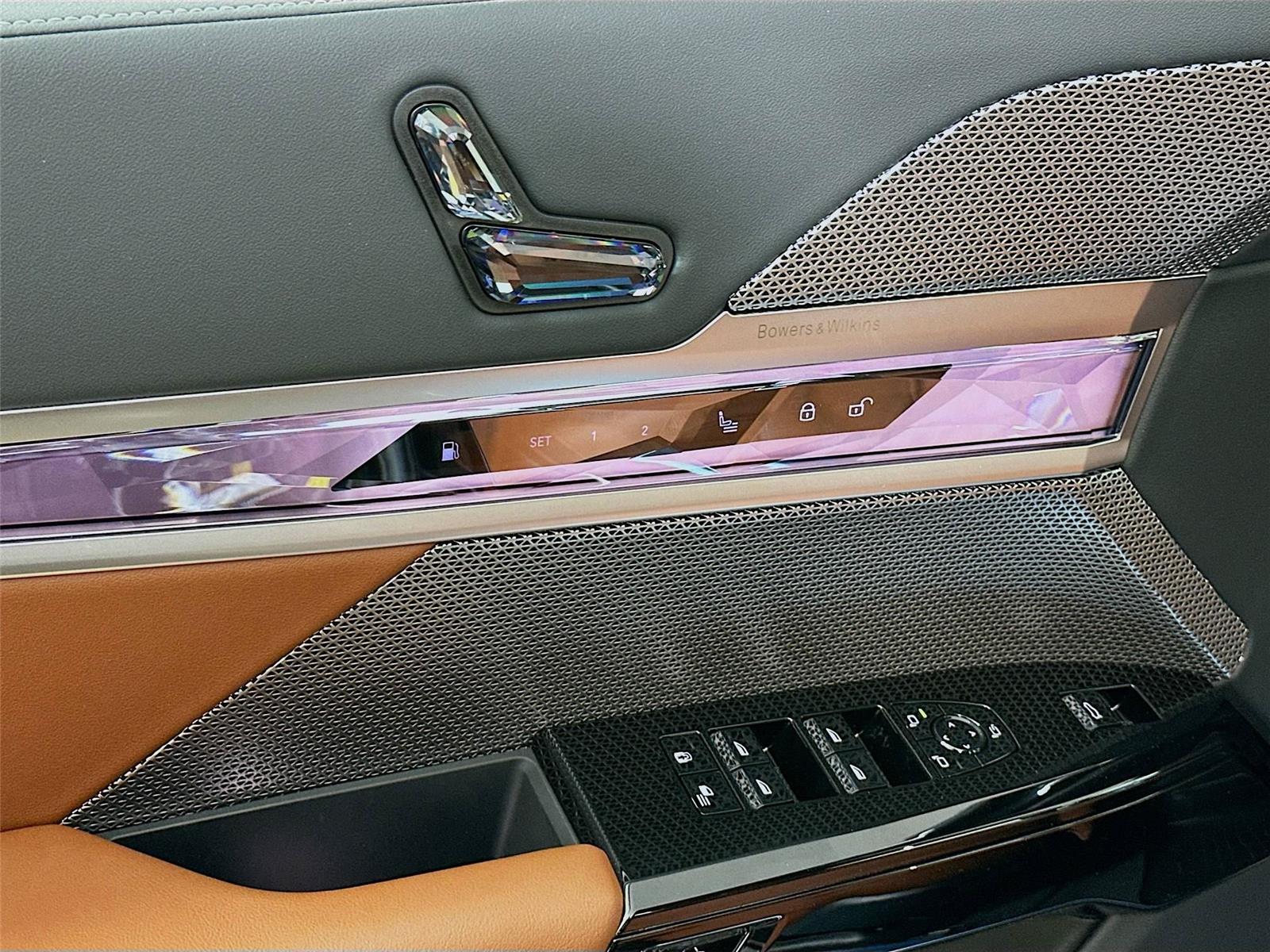 2026 Bmw 750e photo 18